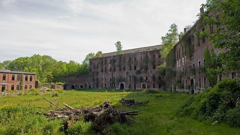 Fort_la_Chartreuse https://commons.wikimedia.org/wiki/File:Fort_la_Chartreuse.jpg